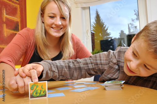 Foto: Mutter und Kind beim Spielen Mutter und Kind beim Spielen