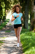 Junge Frau beim joggen