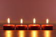 4 Kerzen, Farbe rot