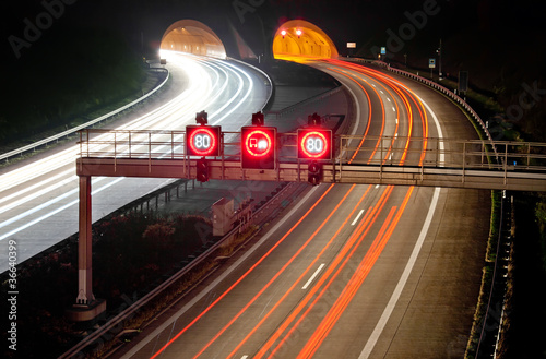 Foto: tunneleinfahrt tunneleinfahrt
