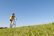 Frau beim Rennradfahren