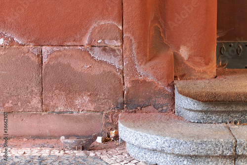 Foto: Feuchte Sandsteinwand Feuchte Sandsteinwand