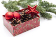Geschenkbox mit Kugeln
