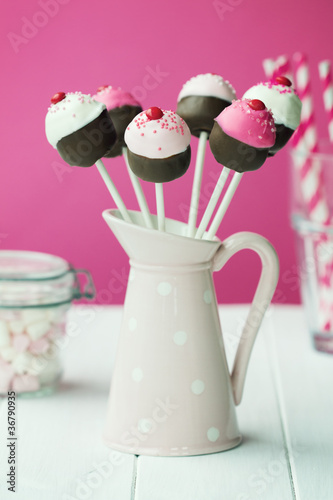 Photo: Cupcake cake pops Cupcake cake pops