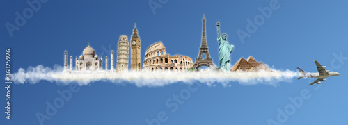Foto: Travel the world clouds concept Travel the world clouds concept
