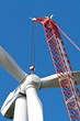 Windkraftanlage im Aufbau