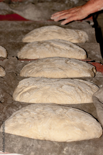 Photo: Pan reposado listo para el horno Pan reposado listo para el horno