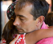 câlin avec son papa