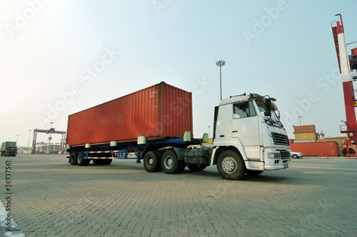 Photo: Container truck Container truck