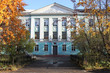 Building with columns