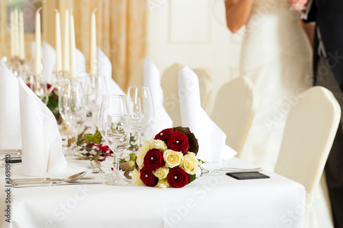 Foto: Hochzeitstisch auf einer Hochzeitsfeier Hochzeitstisch auf einer Hochzeitsfeier