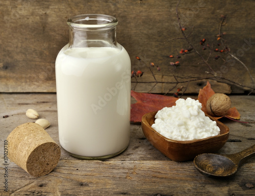 Foto: Milk And Cottage Cheese Milk And Cottage Cheese