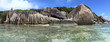 panorama sur les majestueuses roches granitiques des seychelles