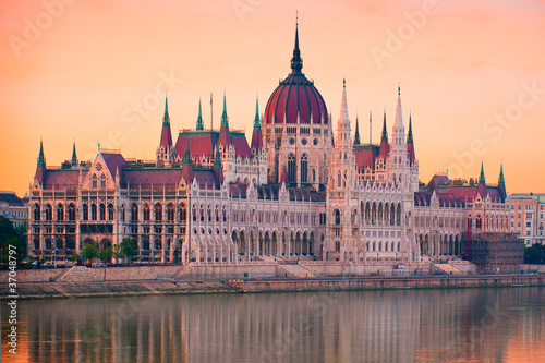 Photo: The House of Parliament, Budapest, at sunrise The House of Parliament, Budapest, at sunrise