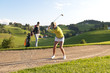 Golferin im Sandbunker