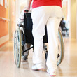 Rollstuhl im Pflegeheim