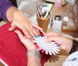 Farb-Beratung im Nagelstudio