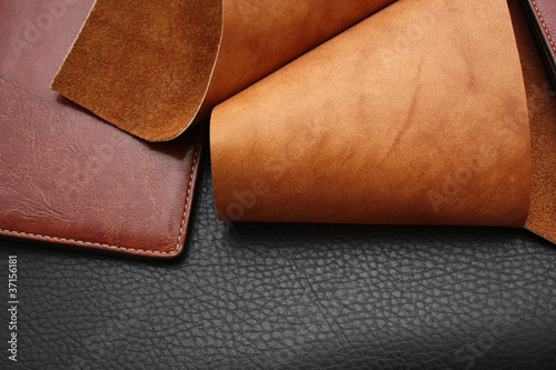 Photo: Le travail du Cuir - Ameublement,Maroquinerie...... Le travail du Cuir - Ameublement,Maroquinerie......