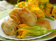 Fiori di zucca fritti
