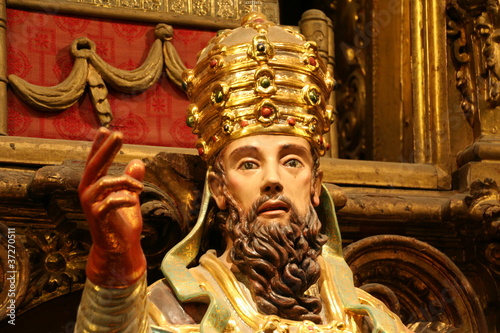 Photo: statua di Papa che benedice statua di Papa che benedice