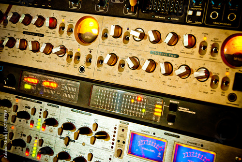 Photo: amplifier equipment amplifier equipment