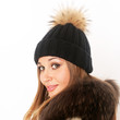 Frau mit Wintermütze