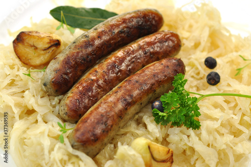 Photo: Bratwurst mit Sauerkraut Bratwurst mit Sauerkraut
