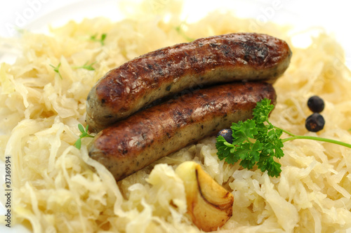 Photo: Bratwurst mit Sauerkraut Bratwurst mit Sauerkraut