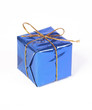 Regalo azul brillante