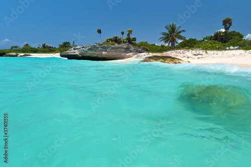 Photo: Caribbean Sea scenery in Playa del Carmen, Mexico Caribbean Sea scenery in Playa del Carmen, Mexico
