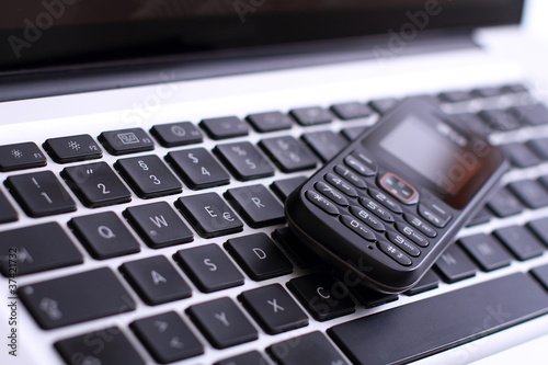 Foto: Labtop und Handy Labtop und Handy