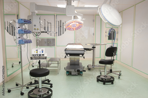 Photo: empty operation room empty operation room