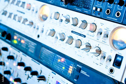 Photo: amplifier equipment amplifier equipment