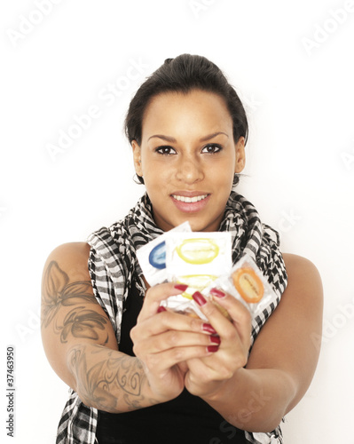 Photo: Frau mit Condomen Frau mit Condomen