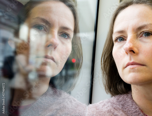 Photo: femme dans le train femme dans le train