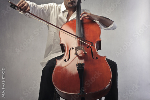 Photo: Celloist Celloist