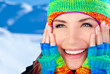 Foto: Happy smiling girl portrait, winter fun outdoor Happy smiling girl portrait, winter fun outdoor