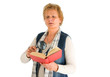 Frau mit Buch und Lupe