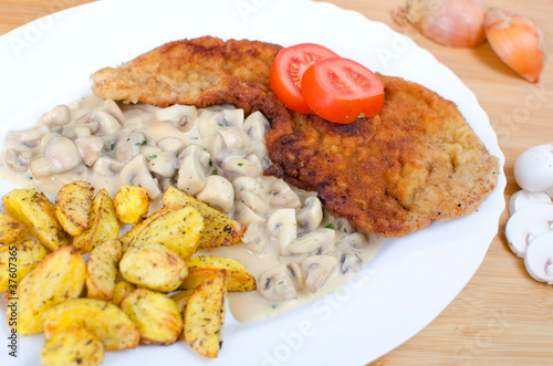 Photo: Schnitzel Wiener Art mit Champis Schnitzel Wiener Art mit Champis