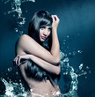Frau beim Duschen - Wassertropfen - Regen / hairbeauty 20