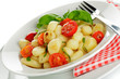 Gnocchi mit Kirschtomaten und Basilikum