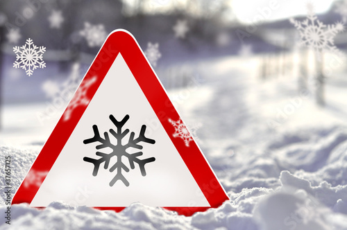 Illustration: Eis - Warnschild mit Schnee Eis - Warnschild mit Schnee