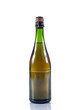 bouteille de cidre sur fond blanc