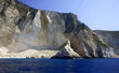 ludzie na plaży na klifowym wybrzeżu, wyspa Zakynthos , Grecja