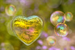 Bulles de savon en forme de coeur