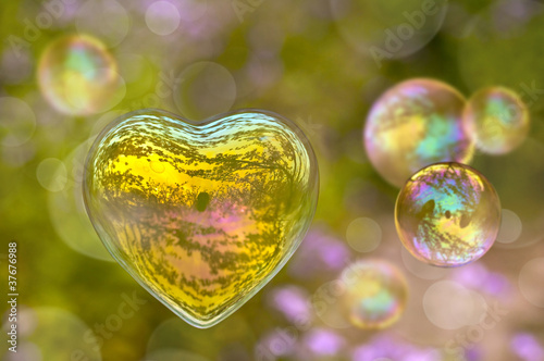 Photo: Bulles de savon en forme de coeur Bulles de savon en forme de coeur
