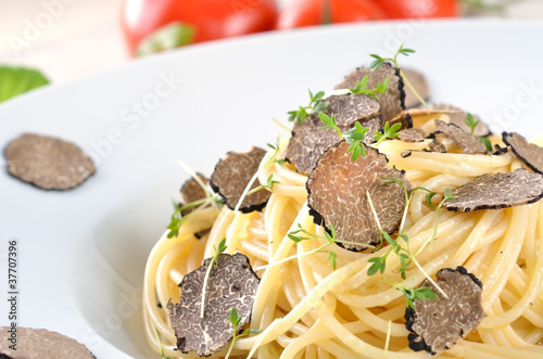 Foto: Spaghetti mit frischer schwarzer Trüffel Spaghetti mit frischer schwarzer Trüffel