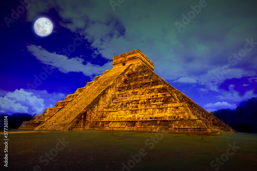 Photo: The pyramid of Kukulcan at Chichen Itza at full moon The pyramid of Kukulcan at Chichen Itza at full moon