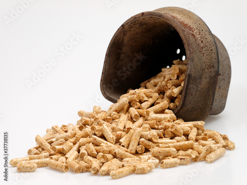 Photo: creuset et pellets creuset et pellets