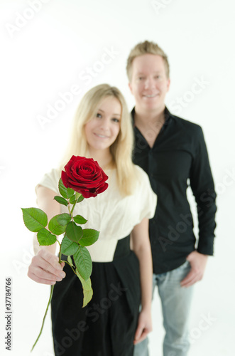 Photo: Verliebtes Paar mit Rose Verliebtes Paar mit Rose